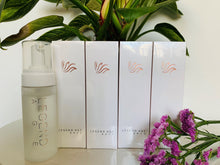 Load image into Gallery viewer, Legend Age Cleansing Mousse is an amino acid face cleanser. It also contains many herbal compounds and essence ingredients can hydrating and nourishing skin while deep purifying.