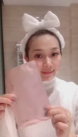 Instructions for the high end 3 in 1 Legend Age Advanced Hydrating Mask will change you to a plumping and younger look